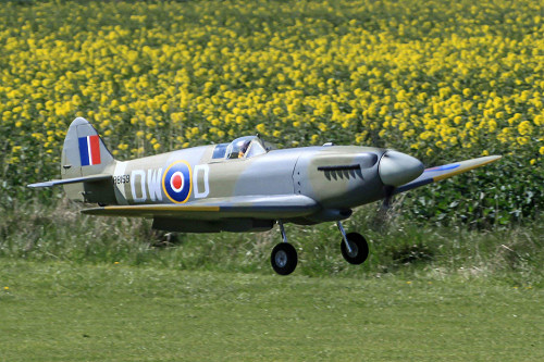 Electric setup for Supermarine Spitfire Mk14 Vic Smeed